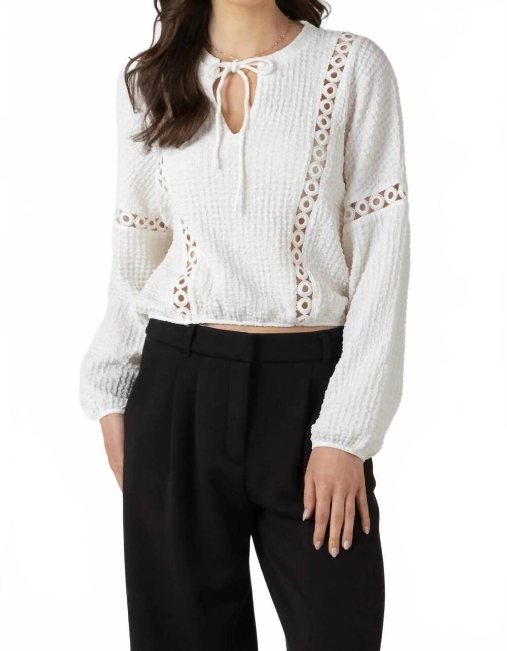 NEW DEX lace textured top in white